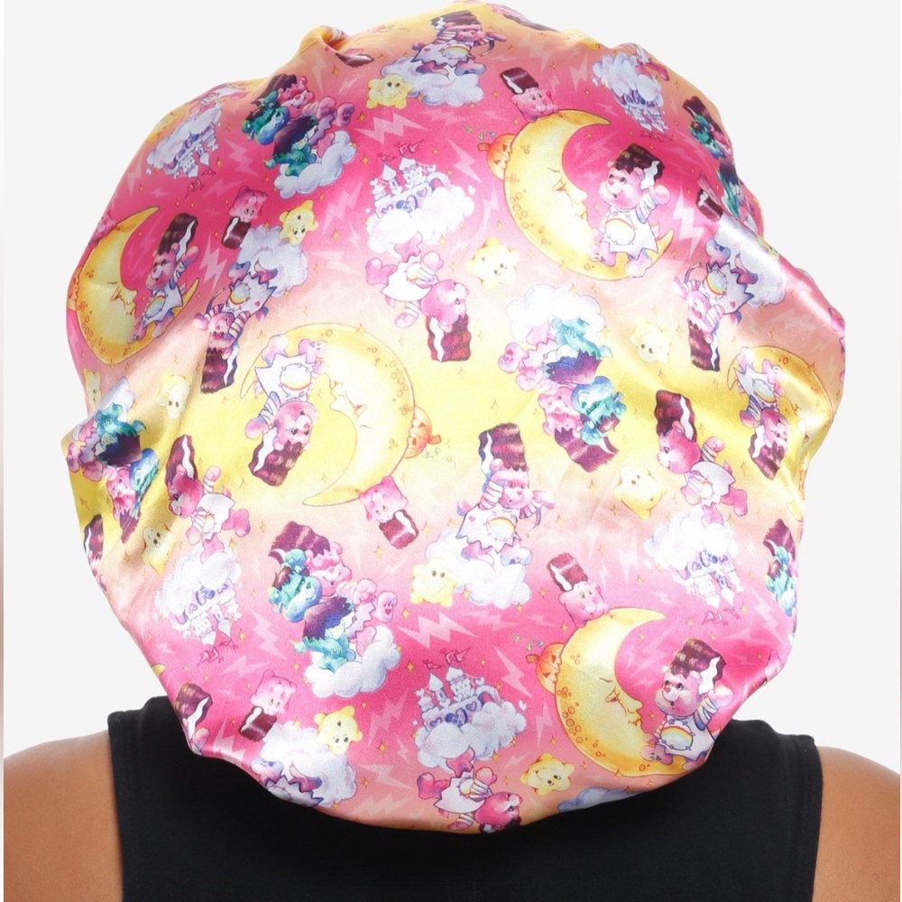 Care Bears x Universal Monsters Bonnet Hot Topic‎